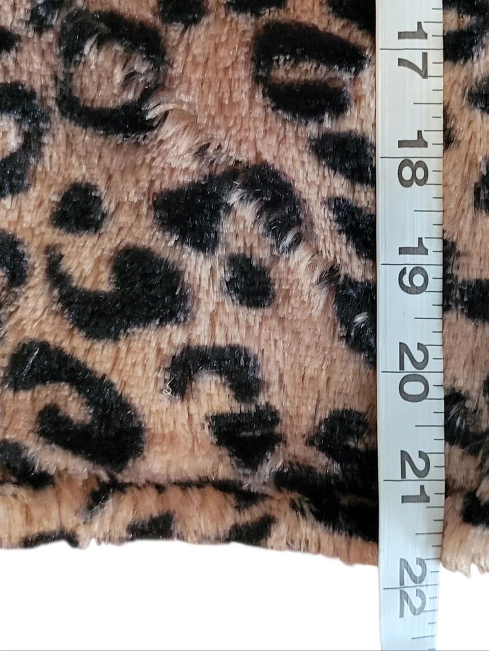 Waloo Pets Thermal Crinkle Mat For Cats Leopard Print Faux Fur Plush‎ Backing